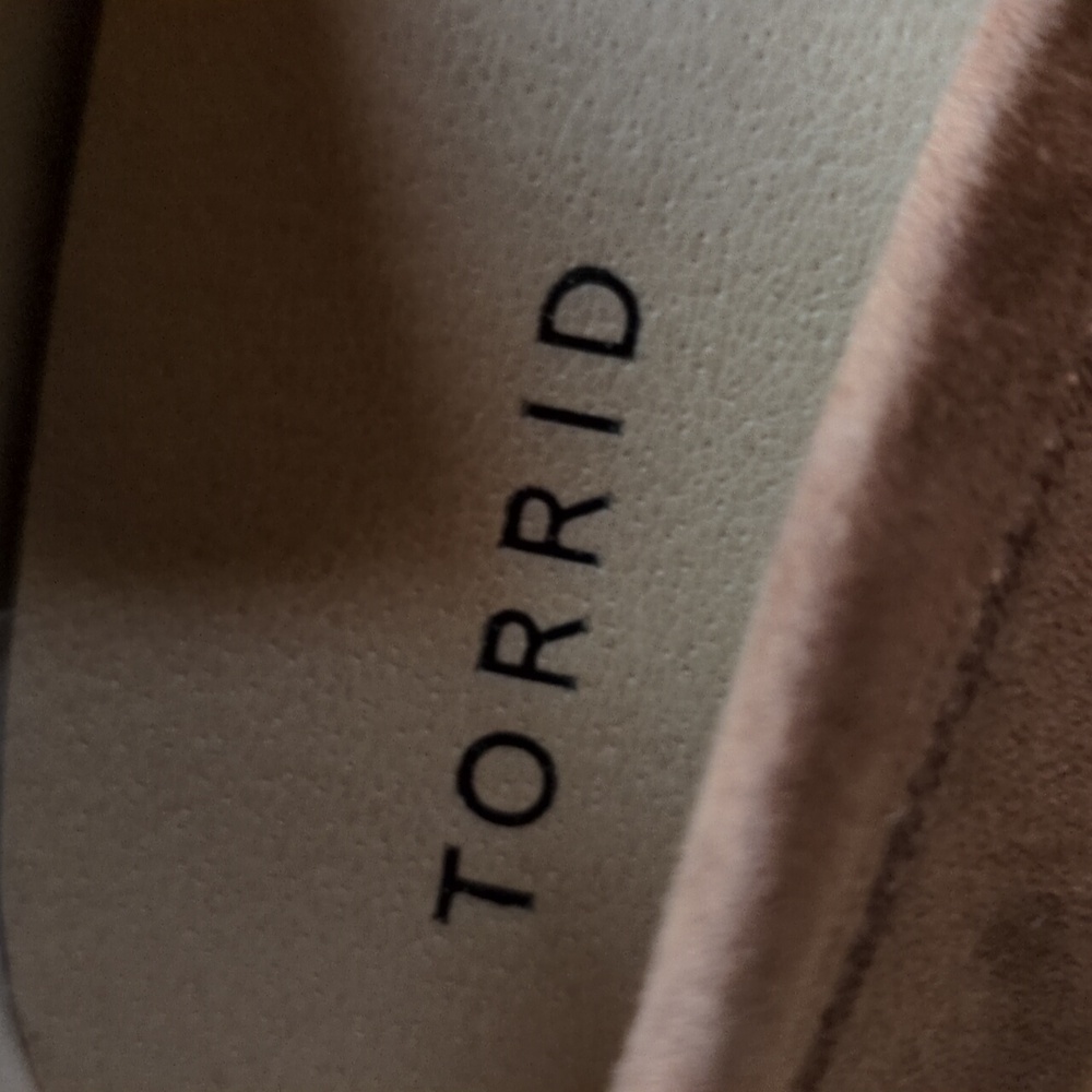 Torrid Crepe Heeled Loafer Tan Size 11 - Picture 9 of 12